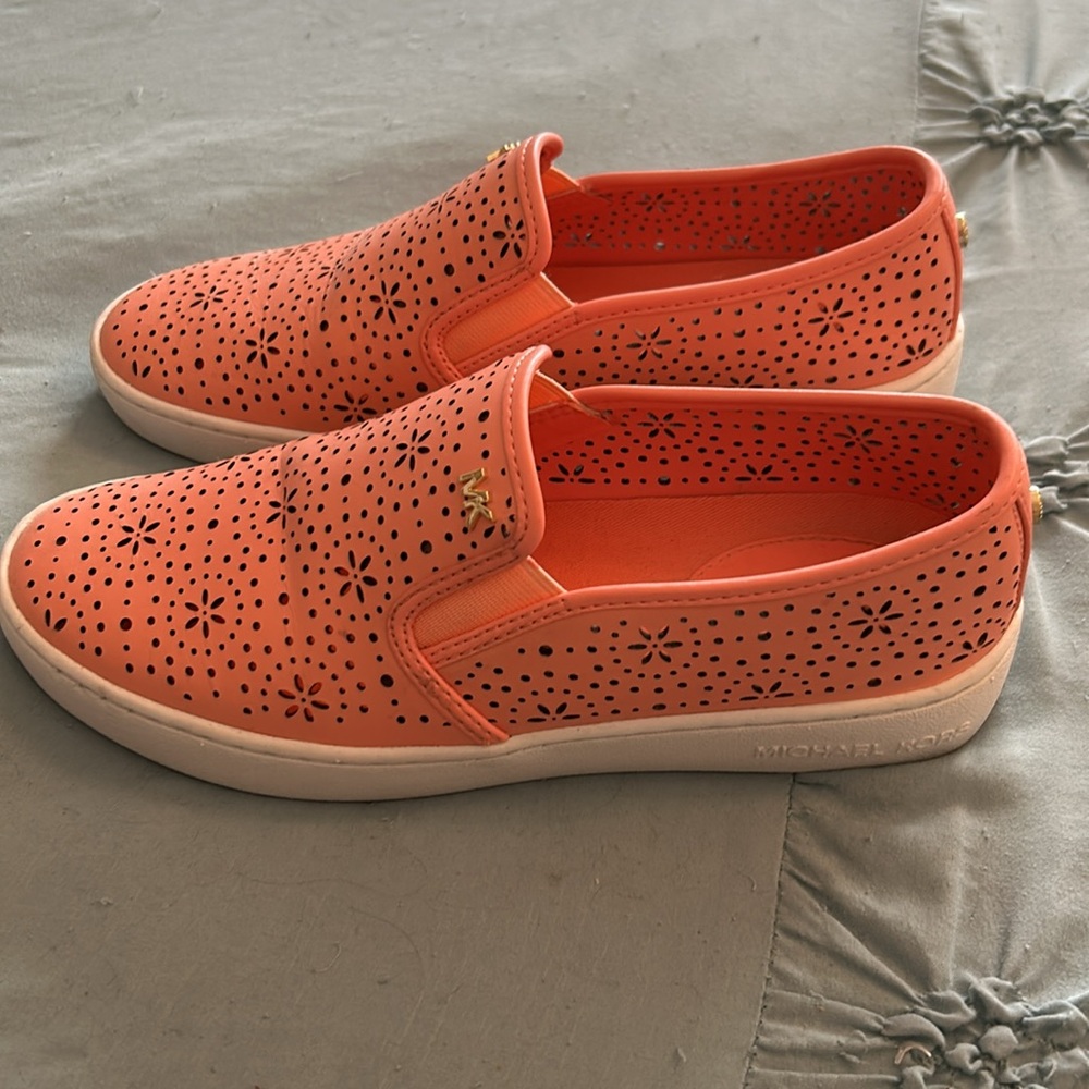 Michael Kors Coral Eyelet Shoes - Picture 3 of 7